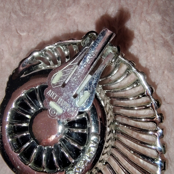 Sarah Coventry Par Pending Large Clip On Earrings Black And Silver - Picture 5 of 6